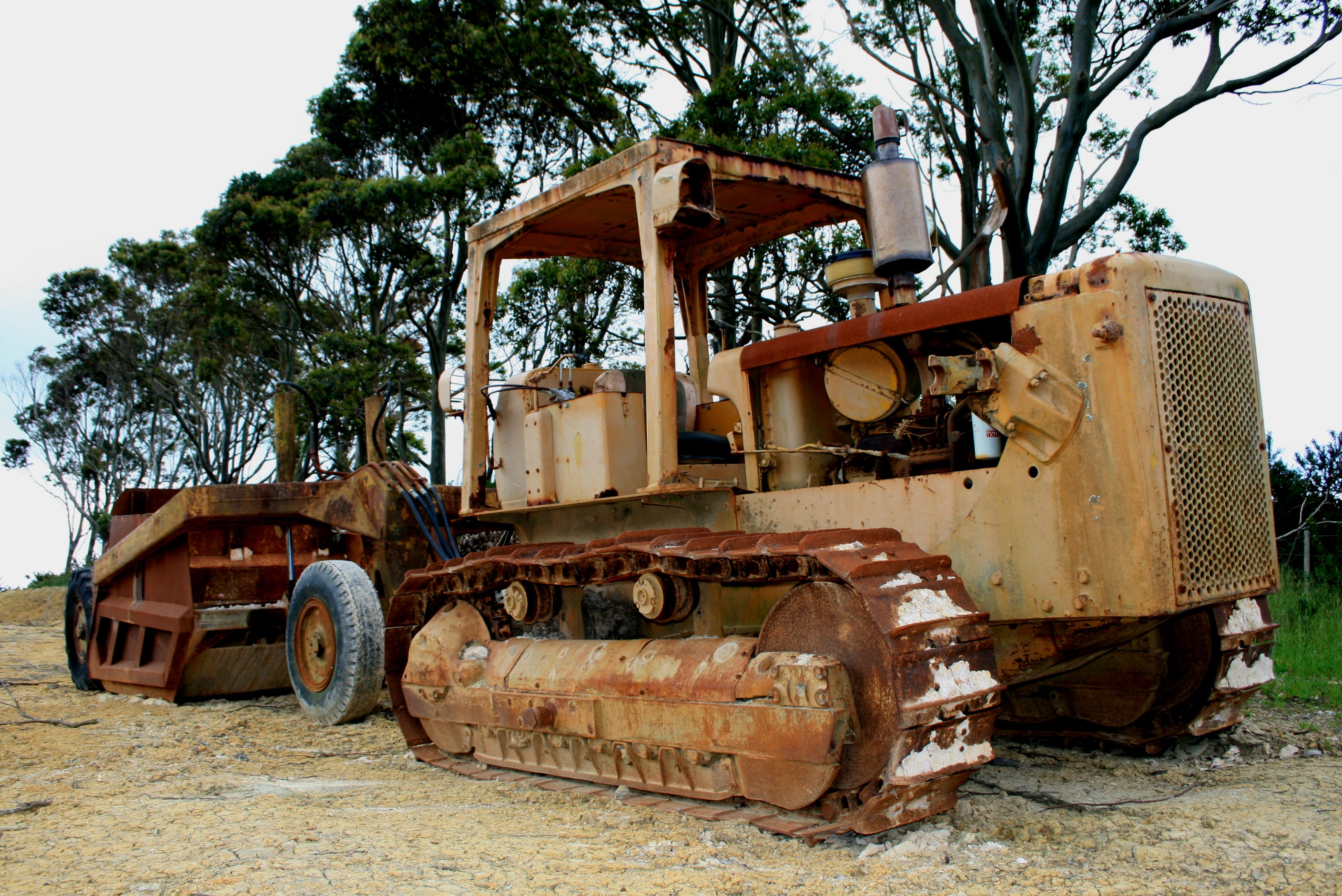 Caterpillar 306CR: How the Mini Excavator Becomes a Multitool – and What the Competition Plans