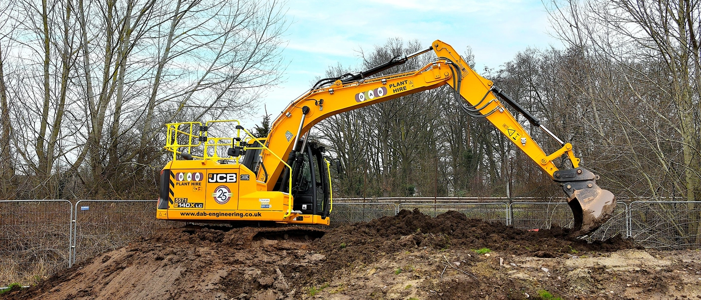 JCB 8008E CTS: Elektro-Mikrobagger für Innenstadtbaustellen – Reichweite, Kosten, Konkurrenz