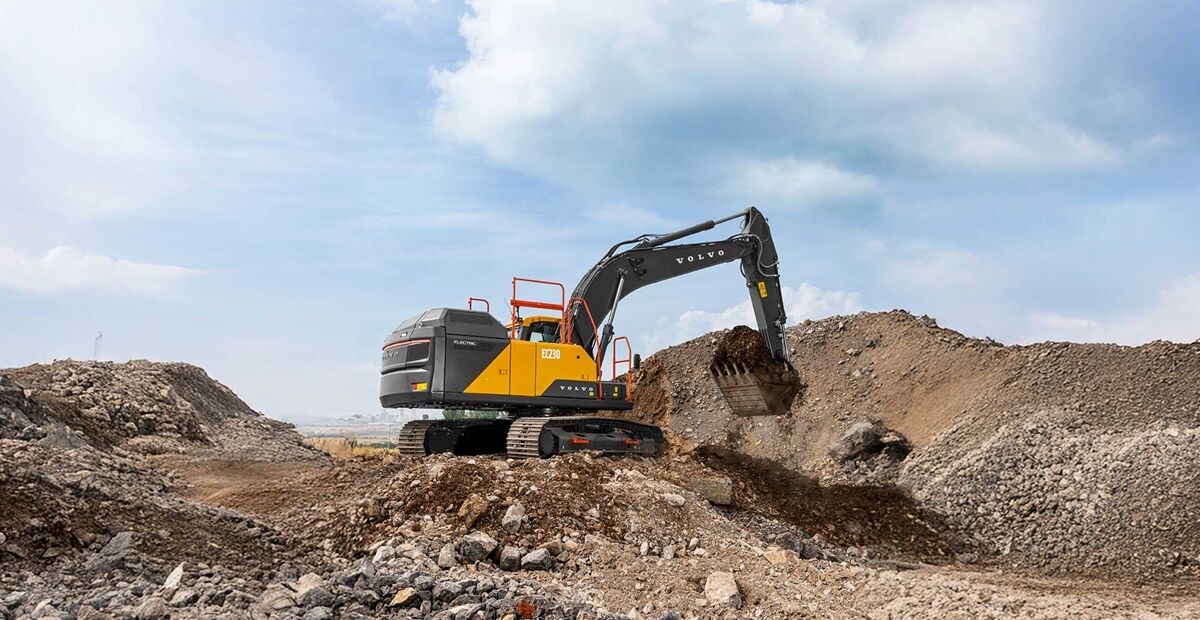 Volvo CE investit dans les usines de pelles : La consolidation du segment premium est en cours