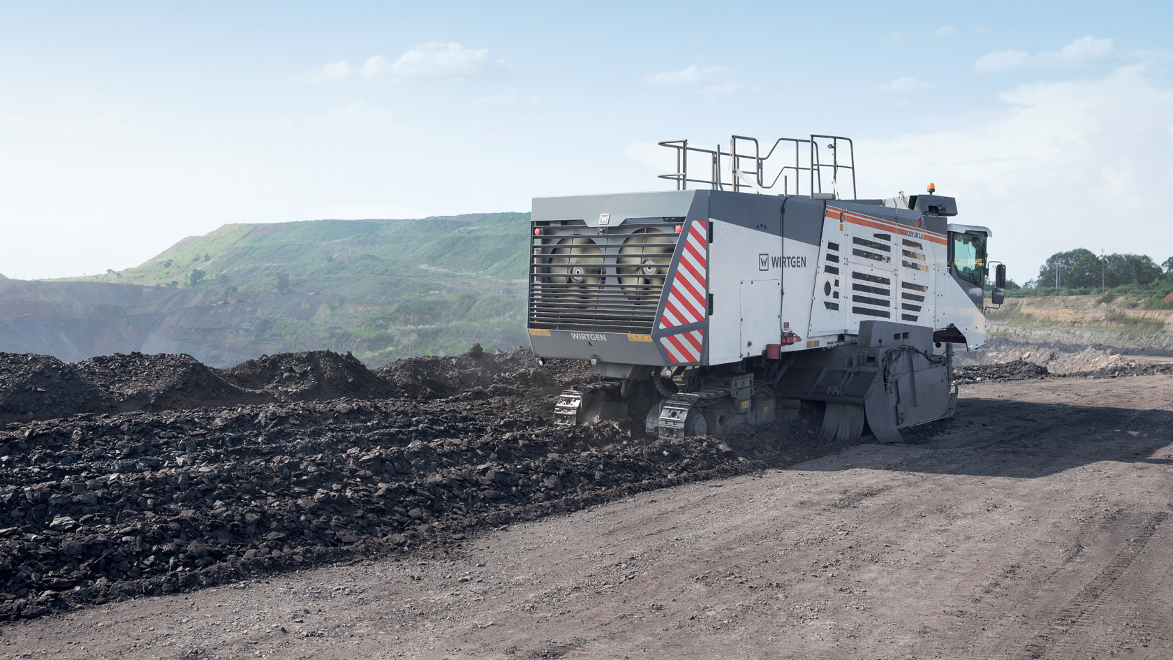 Wirtgen Group auf der Bauma 2025: Stage V, Autonomie und Elektrohybride im Straßenbau